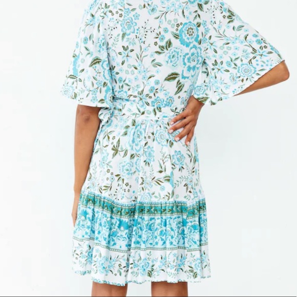 Fortunate One Floral Wrap Dress Size Medium - Picture 2 of 4